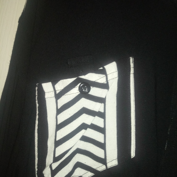 Button up shirt - Picture 7 of 8